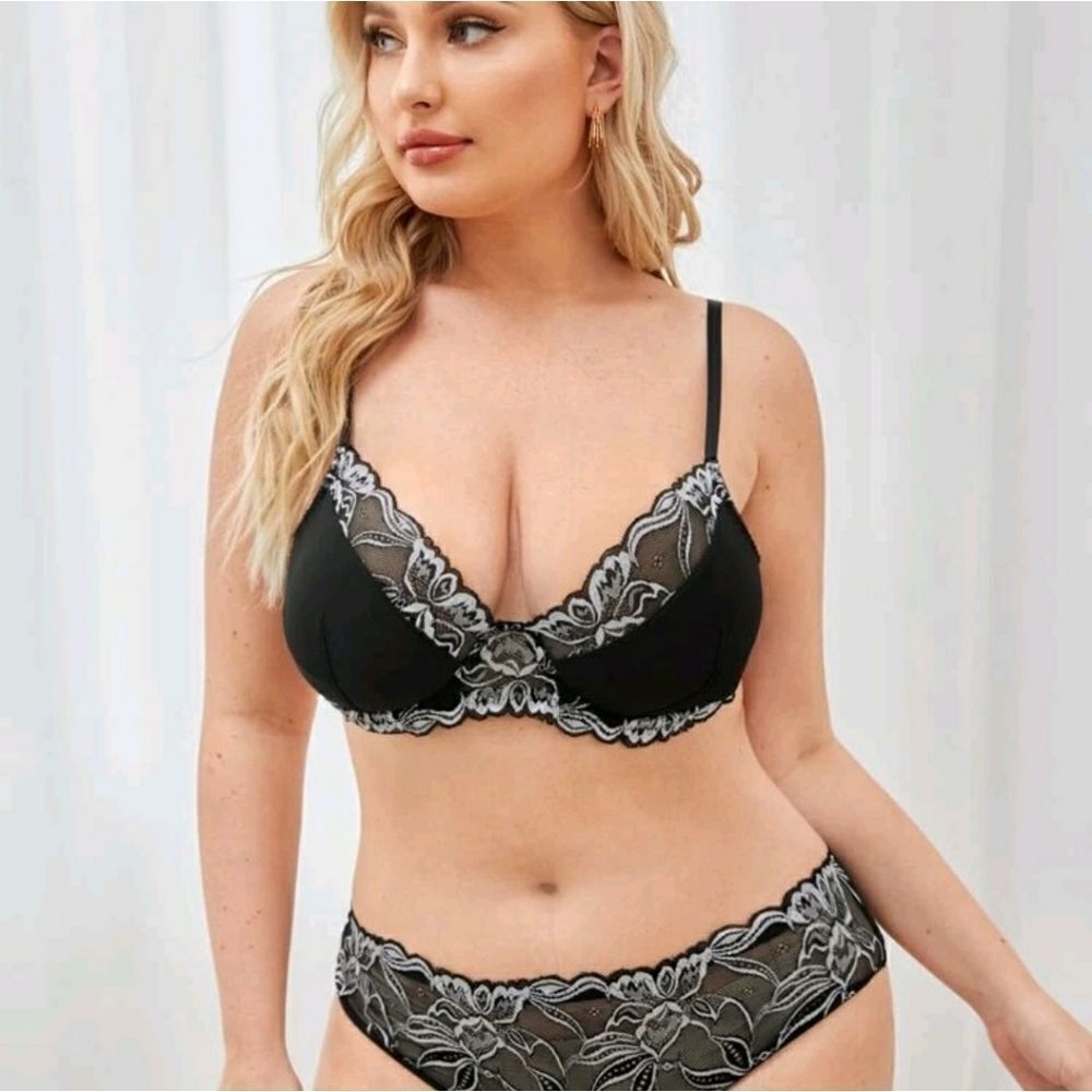 Plus Contrast Lace Lingerie Set - Picture 4 of 6
